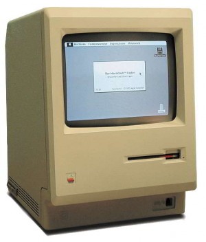 Выпущен первый персональный компьютер Apple Macintosh