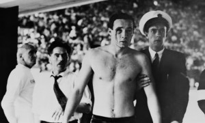 «Кровь в бассейне». Состоялся самый скандальный матч в истории водного поло: СССР - Венгрия 