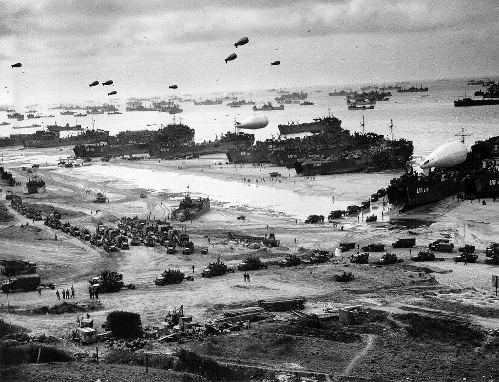 6 июня 1944 г. - «День Д» — высадка союзников в Нормандии. Открытие второго  фронта в Европе
