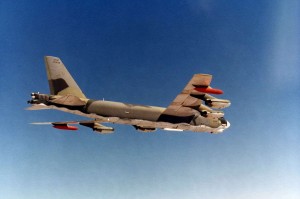 Потерпел крушение бомбардировщик B-52 с четырьмя термоядерными бомбами
