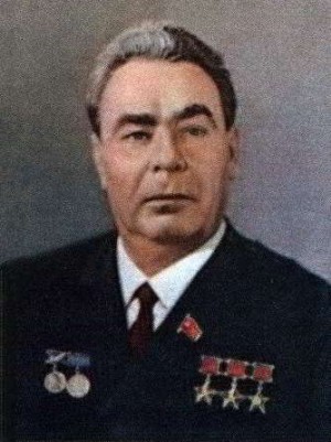 Леонид Брежнев награждён высшим военным орденом «Победа»