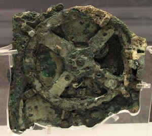В обломках древнегреческого корабля нашли несколько бронзовых шестерён
