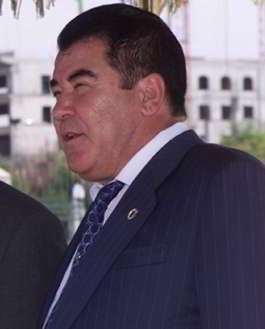 Сапармурат Ниязов объявлен пожизненным президентом Туркмении