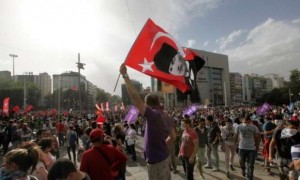 Сотни тысяч демонстрантов потребовали сохранения светского государства в Турции