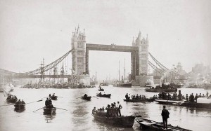 Закончилось строительство моста Tower Bridge