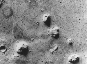 НАСА опубликовало фото «марсианского сфинкса»