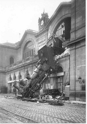 1895 года произошло крушение на вокзале Монпарнас в Париже.