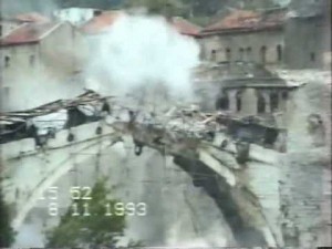 Разрушен Старый мост в Мостаре