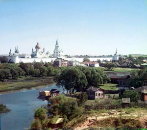 Иван Грозный перенёс царскую резиденцию из Москвы в Александровскую слободу