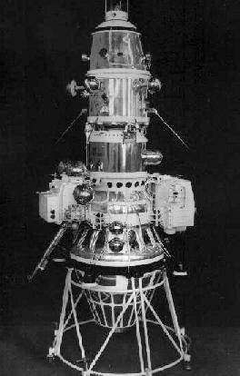 Советская автоматическая станция «Луна-10» первой в мире вышла на орбиту Луны